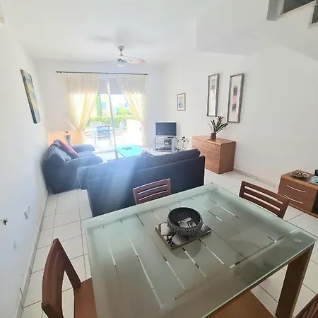 Wonderful 2 Bedroom Townhouse Springs Apartment *